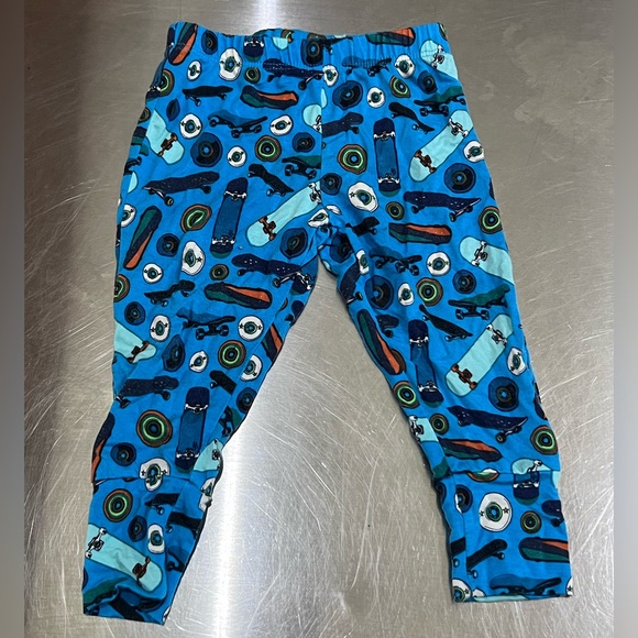 Posh Peanut Cole Skateboard 2-Pc Long Sleeve Short Pajamas Size 6-12 Months - Picture 2 of 4